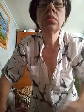 Olena72531 webcam