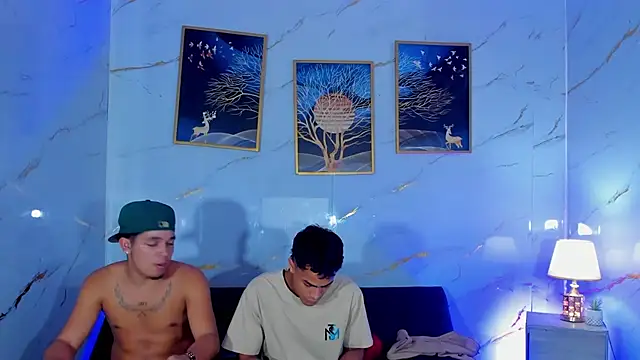 BOYS_IN_THE_EMPIRE webcam