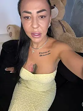 MaiaGold69 webcam