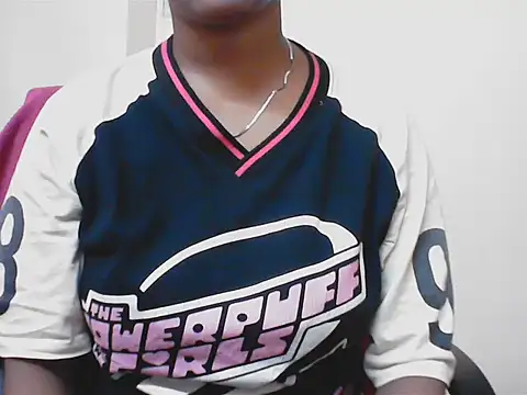 LovingPihu webcam