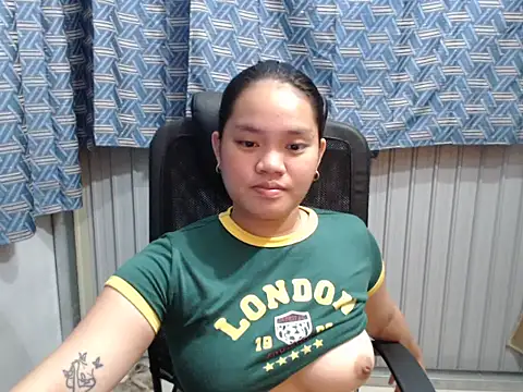 prettykrysgirl webcam
