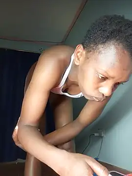 Petite_Lola8