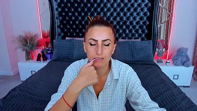 Rebecca_Diamond live sex cam
