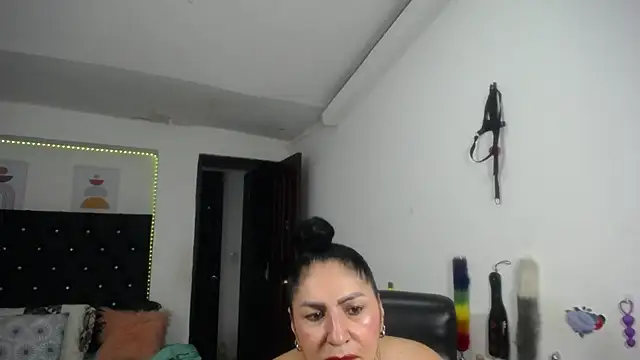 mature_bigboobs10 live cam on StripChat