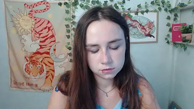 VeryVeryVeryShy_ live cam on StripChat