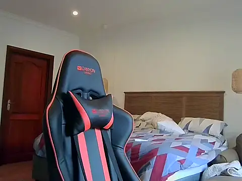 TroyDieselXXX webcam