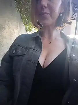 TopsyWilde webcam