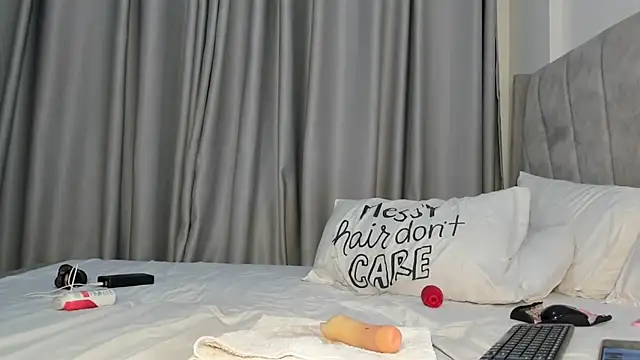 thee_sexy_goddess webcam
