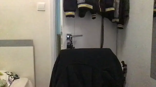 masterandhispup88 live cam on StripChat
