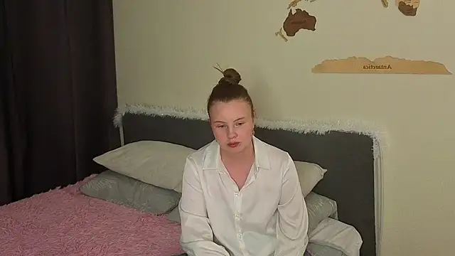 IsobelBoderick live cam on StripChat