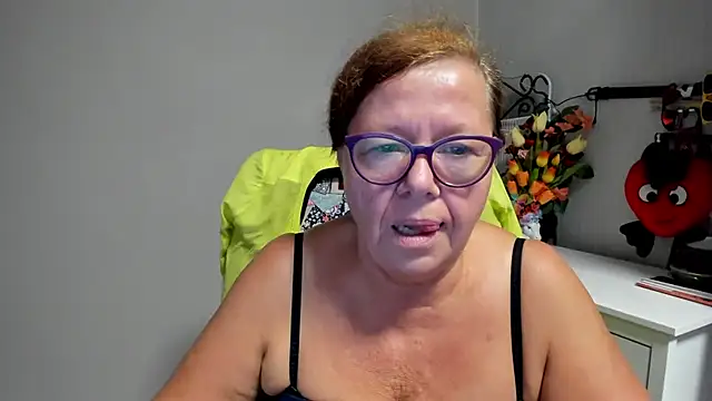 Adelewildx live cam on StripChat