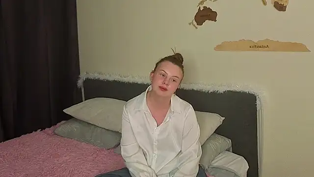 IsobelBoderick live cam on StripChat