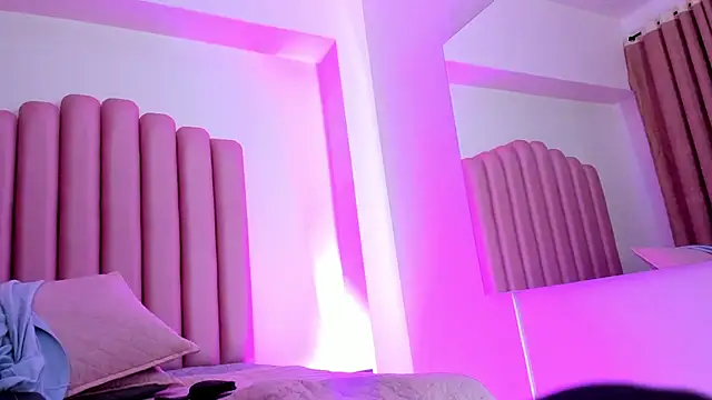 Lana_fox01 live sex cam
