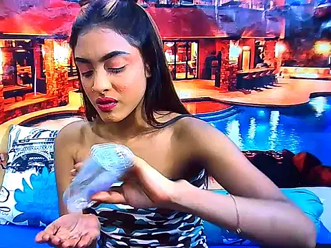IndianPretty14u2Luv webcam