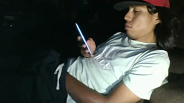 AlexAlejandro13 webcam