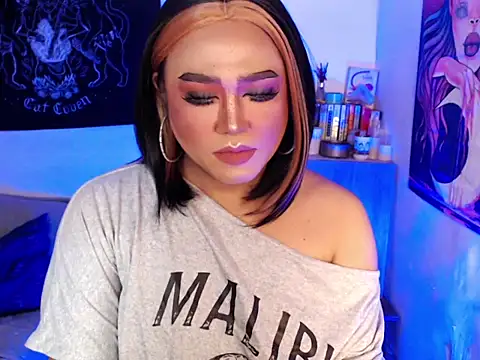 MelindaOnDuty_ webcam