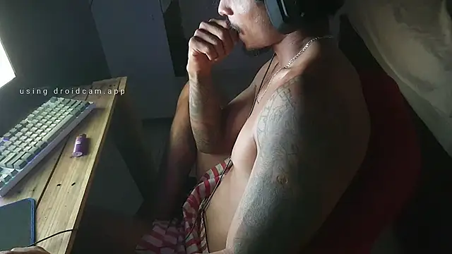 Jh0nZer0 webcam