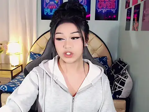 SexxyTsLoverr webcam