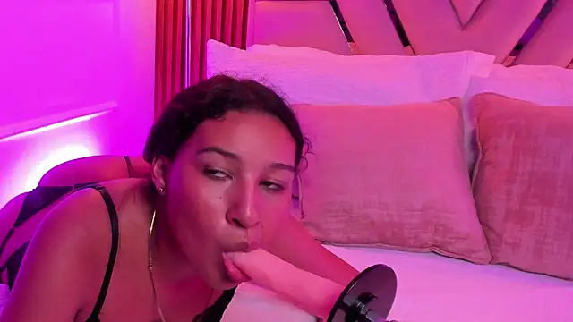Rosaliesaint webcam
