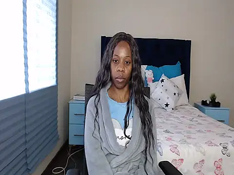 QUEENMANDYY webcam