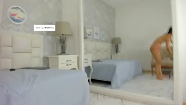 naia_cox webcam
