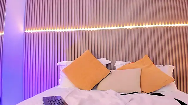 Victoria_Rosee webcam