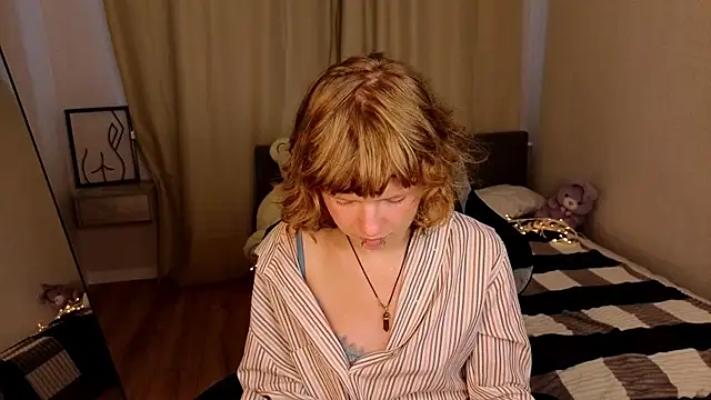 VioletDesiree webcam