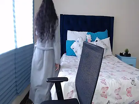 QUEENMANDYY webcam