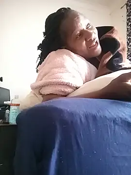 sluttylaura21 webcam