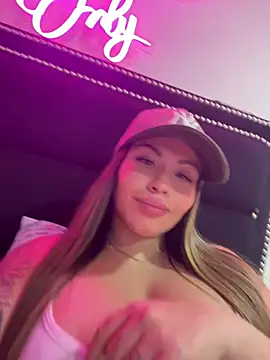 sexyyykloee webcam