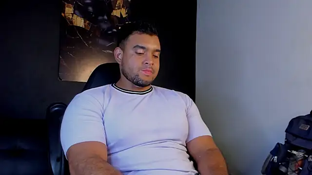 Big_furry_bear13 webcam