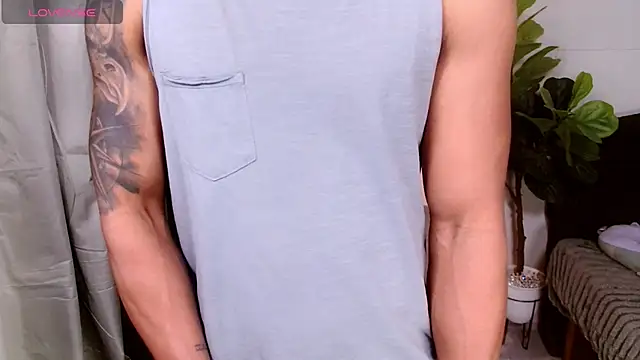 PinooyMilker webcam