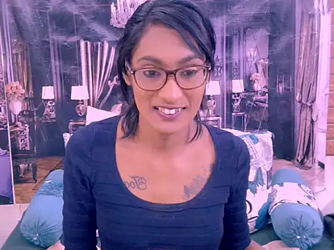 IndianRebel4u2Luv webcam