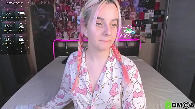 Naomi1Hinata webcam