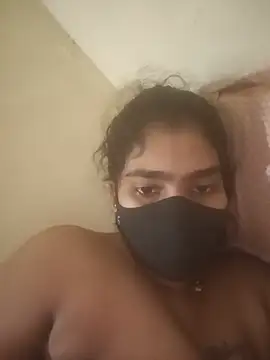 Cute-girlyy webcam