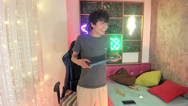 alex_it0_ - Alex_it0_'s free webcam - UK Sex Cams
