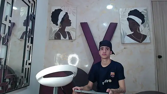 GOLDEN_BOSS webcam