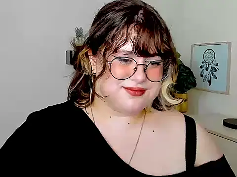 OpheliaLush webcam