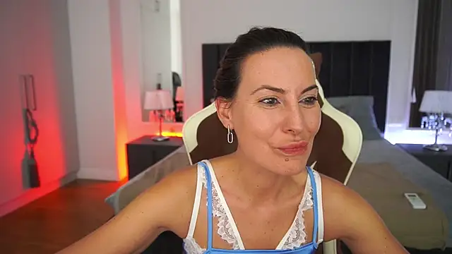 veroniicarosee (F milf) - 🌹Tease you with my long hair🌹