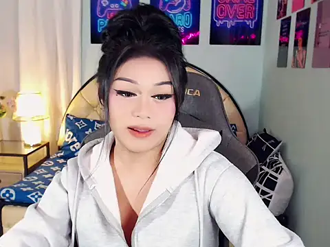 SexxyTsLoverr webcam