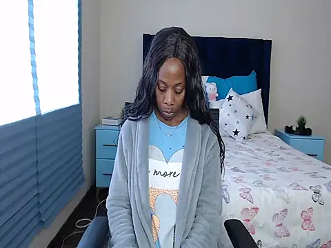 QUEENMANDYY webcam