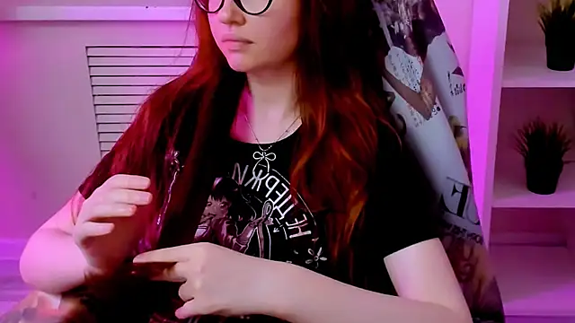 CarolGiggly webcam
