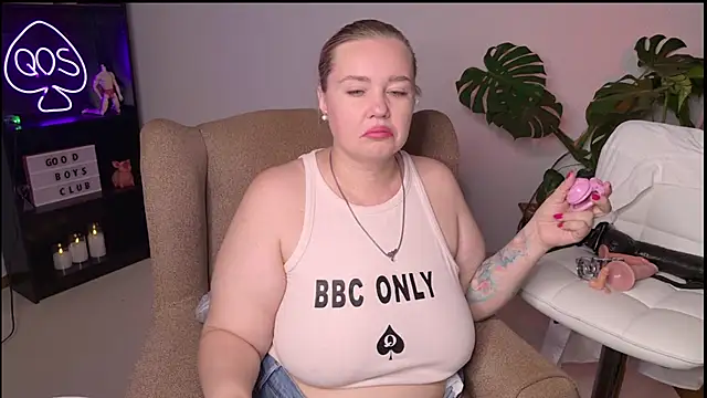 MargotGrey webcam