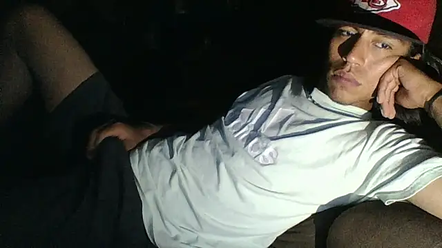 AlexAlejandro13 webcam