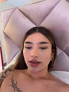 arianavillada (F young) - Mi amiga me toca las nalgas con aceite🔥