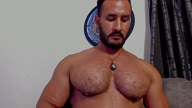 curt_xxx (M young) - NAKED AND HARD