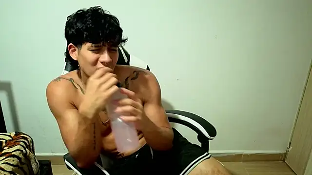 noah__dick (M twink) - Make me Cum!!!