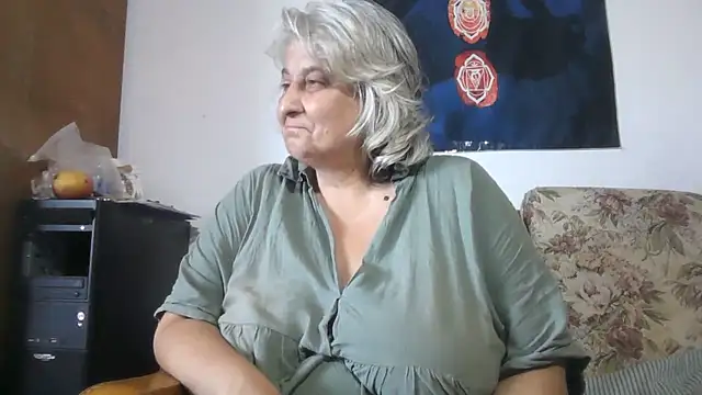 ExquisiteMature webcam