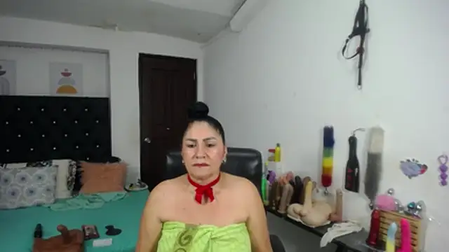 mature_bigboobs10 live cam on StripChat