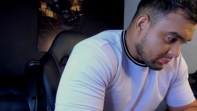 Big_furry_bear13 webcam
